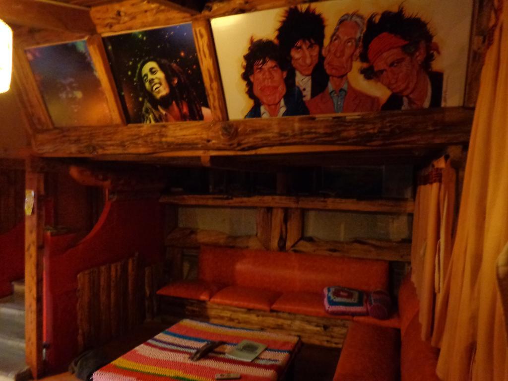 Wood House Hostel San Carlos de Bariloche Luaran gambar